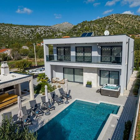 Luxury Villa Diana With Heated Pool And Jacuzzi Dograde Luaran gambar
