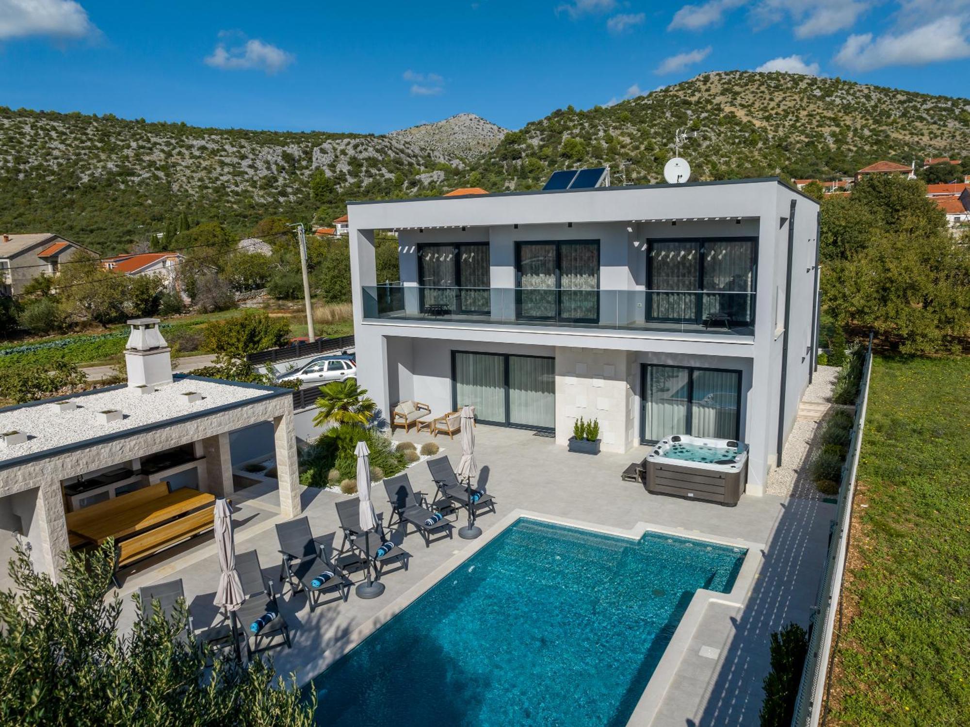 Luxury Villa Diana With Heated Pool And Jacuzzi Dograde Luaran gambar