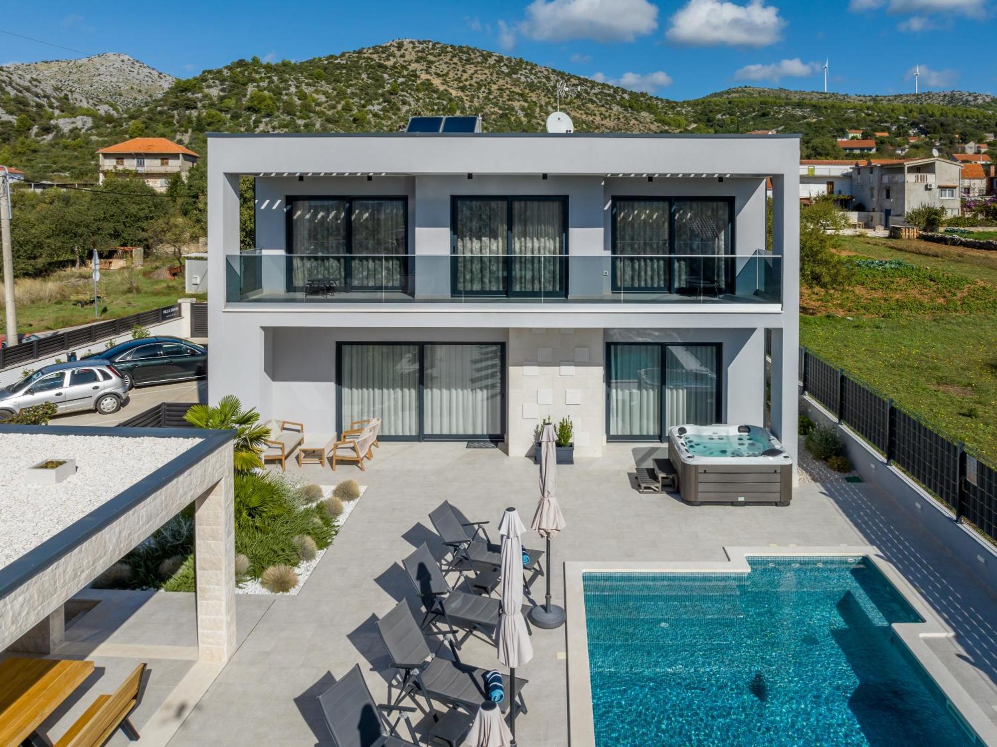 Luxury Villa Diana With Heated Pool And Jacuzzi Dograde Luaran gambar