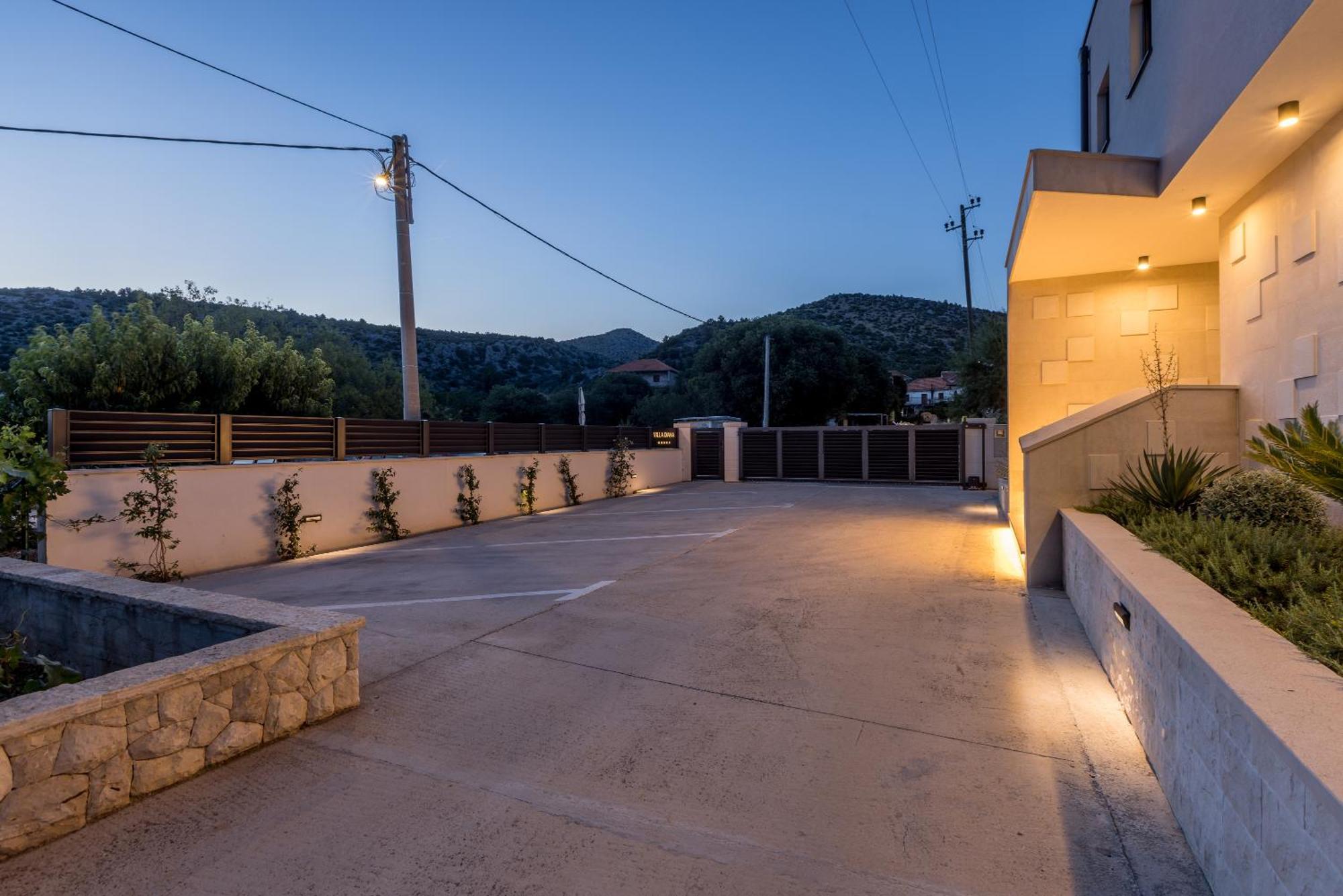 Luxury Villa Diana With Heated Pool And Jacuzzi Dograde Luaran gambar